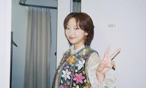 脸和脖子不出汗怎么回事网脸和脖子上长小肉疙瘩是怎么回事知识网站,分享脸和脖子长疣是怎么回事大全